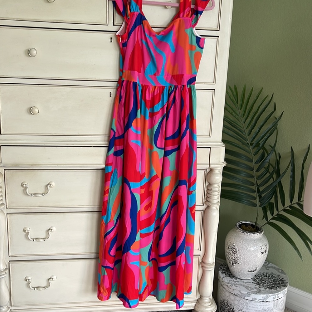 Boutique Brand maxi dress with shoulder detail. Size Small - Picture 6 of 6